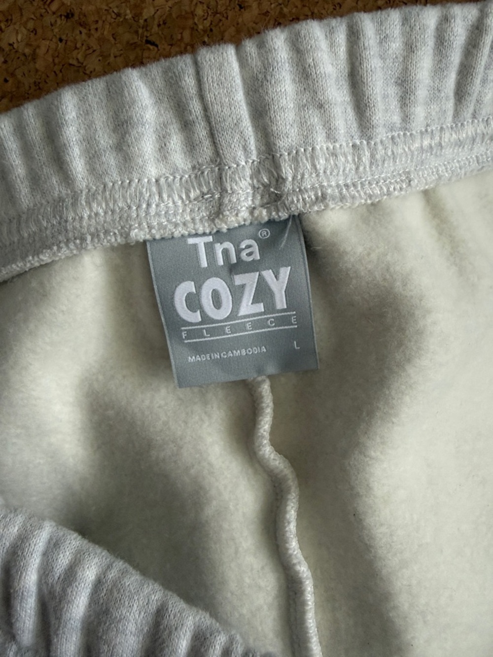 SOLD - Aritzia TNA Cozy Fleece Shorts Light Gray Size Large NWOT Lounge - Picture 2 of 2